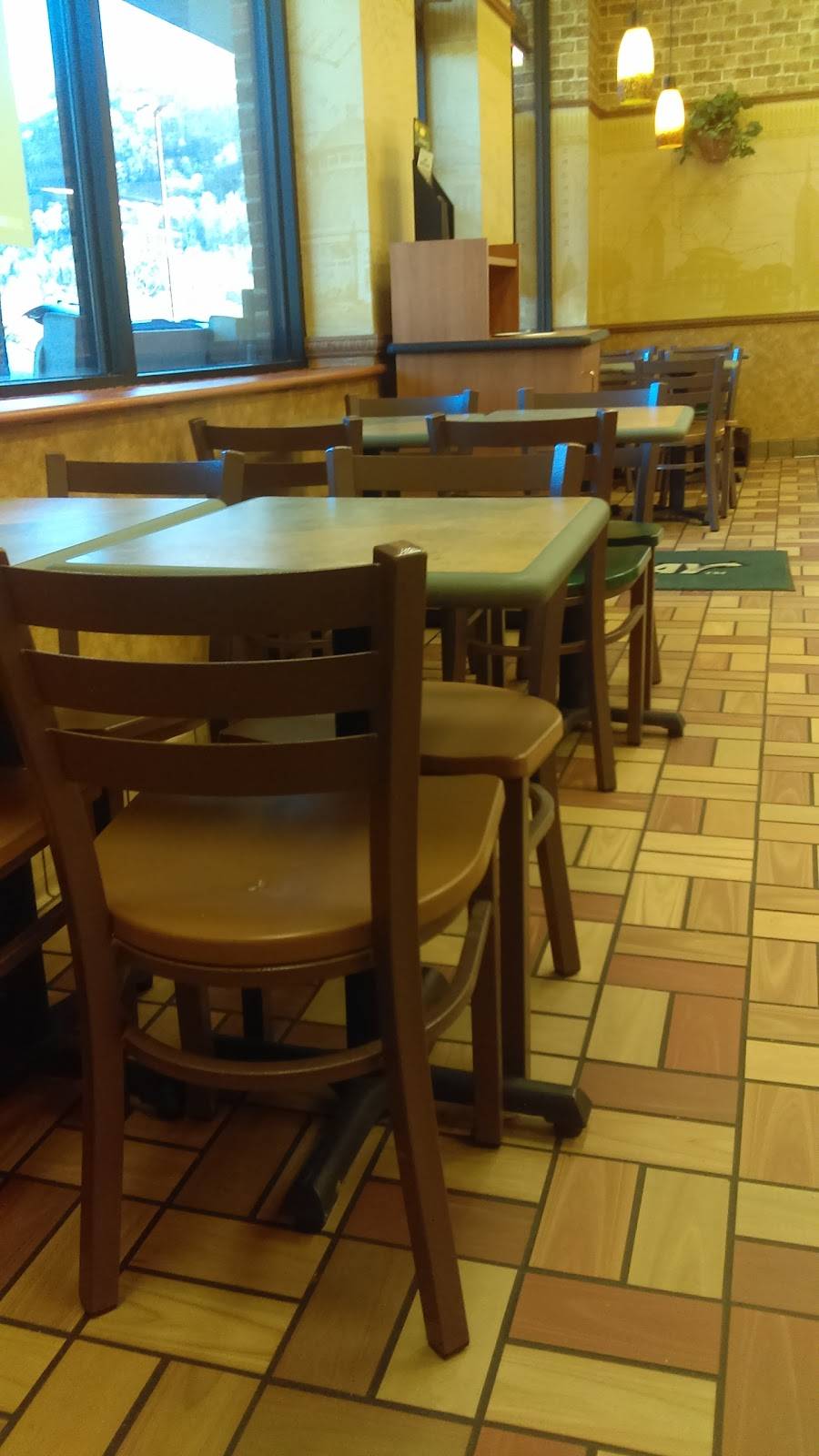 Subway | restaurant | 402 Palmer Ave, Saltville, VA 24370, USA | 2764967013 OR +1 276-496-7013