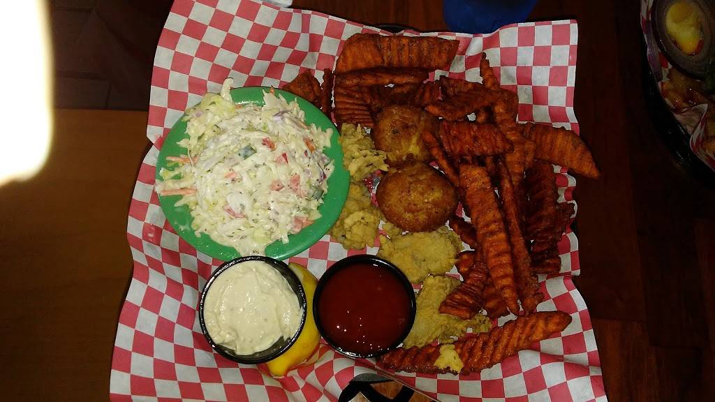 Pelicans Reef | restaurant | 7261 Beechmont Ave, Cincinnati, OH 45230, USA | 5132322526 OR +1 513-232-2526