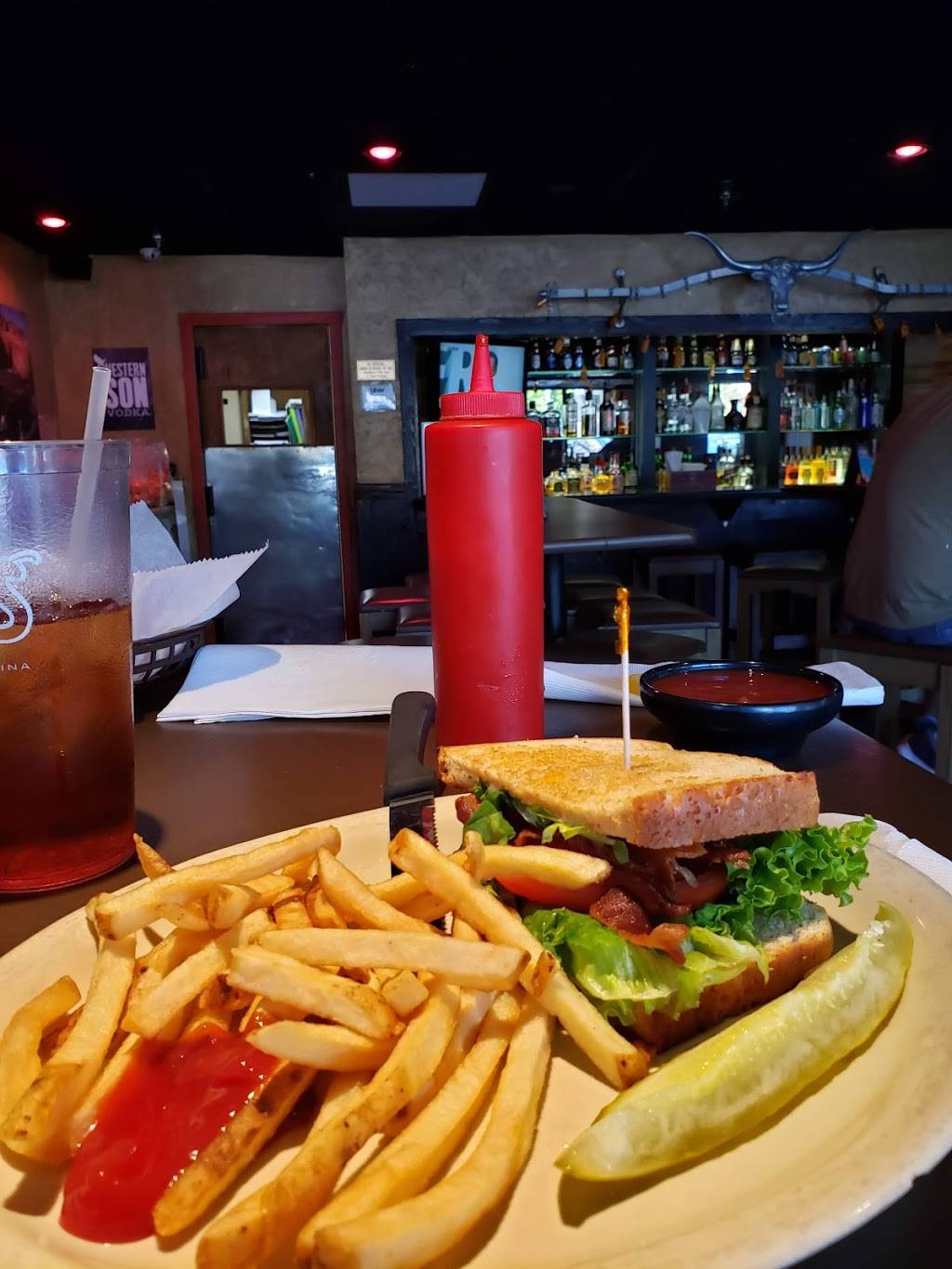 Peppers Grill | restaurant | 1950 Utica Square, Tulsa, OK 74114, USA | 9187492163 OR +1 918-749-2163