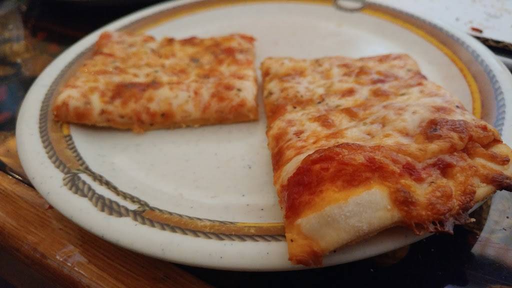 Village Pizza and Pub | restaurant | 2496 N Randall Rd, Dundee Township, IL 60118, USA | 8475511088 OR +1 847-551-1088