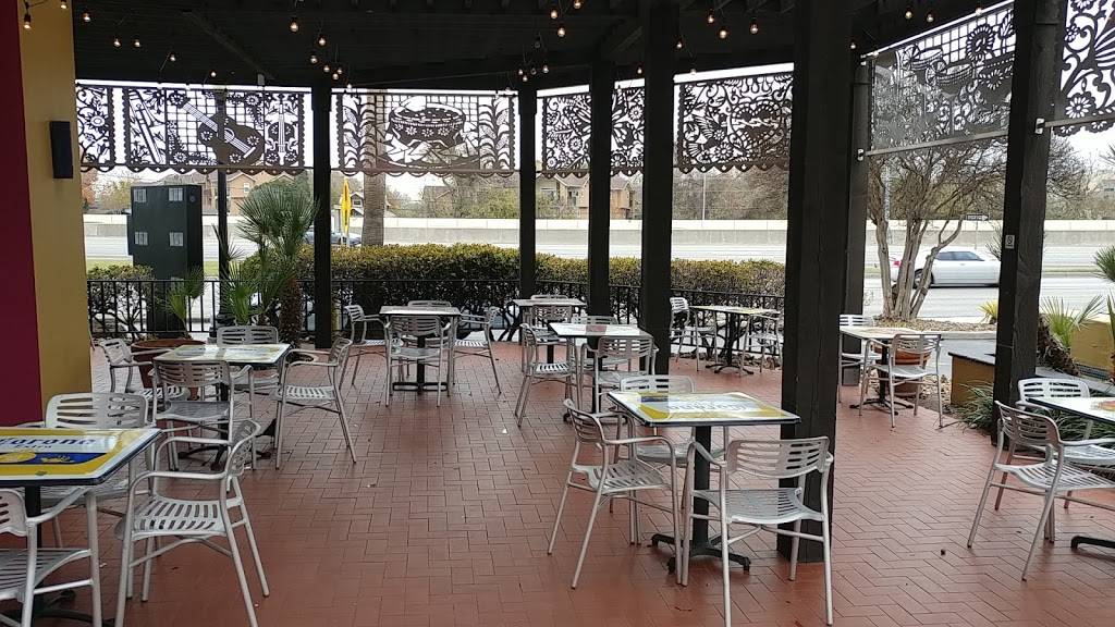 Taco Cabana | restaurant | 811 Interstate 35 Frontage Rd, New Braunfels, TX 78130, USA | 8306204099 OR +1 830-620-4099