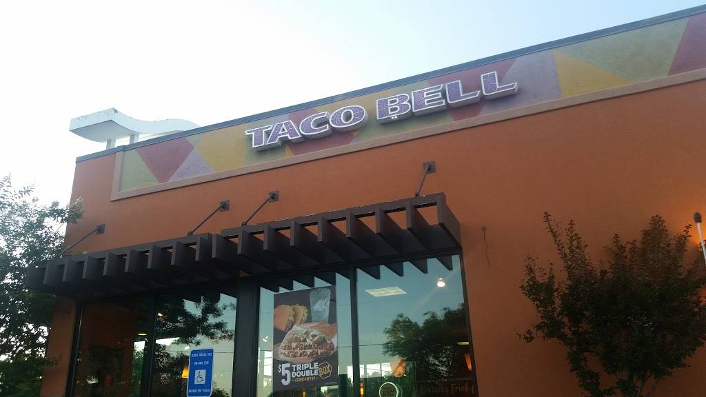 Taco Bell | meal takeaway | 302 N Main St, Wrens, GA 30833, USA | 7065477041 OR +1 706-547-7041
