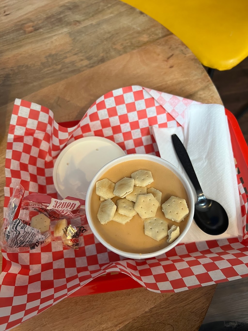 La La Lobster | restaurant | 25 N Main St, Doylestown, PA 18901, USA | 2674064970 OR +1 267-406-4970