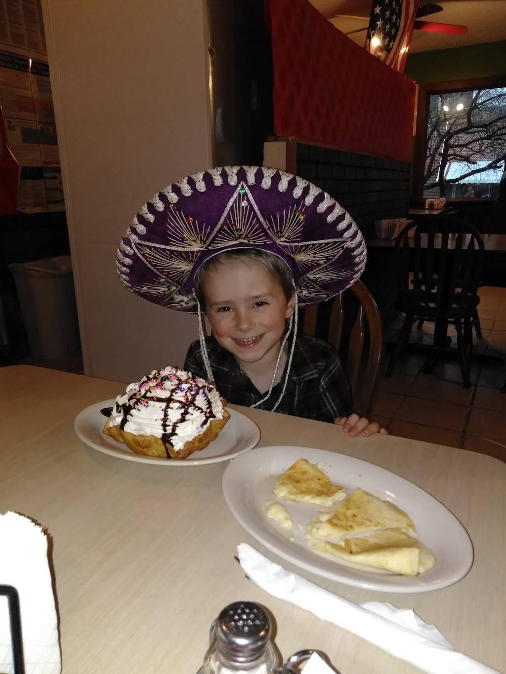 Dos Primos Mexican Restaurant | restaurant | 101 N 1st St, Owensville, MO 65066, USA | 5734378464 OR +1 573-437-8464