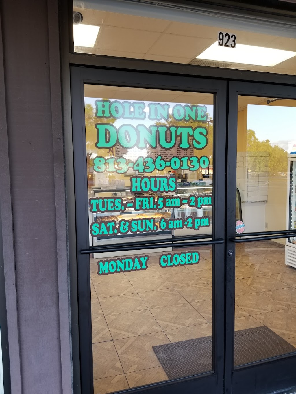 Hole In One Donuts | bakery | 923 Lithia Pinecrest Rd, Brandon, FL 33511, USA | 8134093550 OR +1 813-409-3550