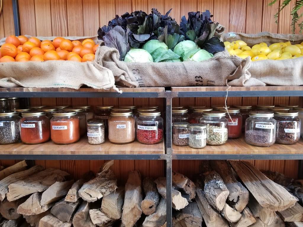 Vic and Als | restaurant | 2406 Manor Rd, Austin, TX 78722, USA | 5123875875 OR +1 512-387-5875