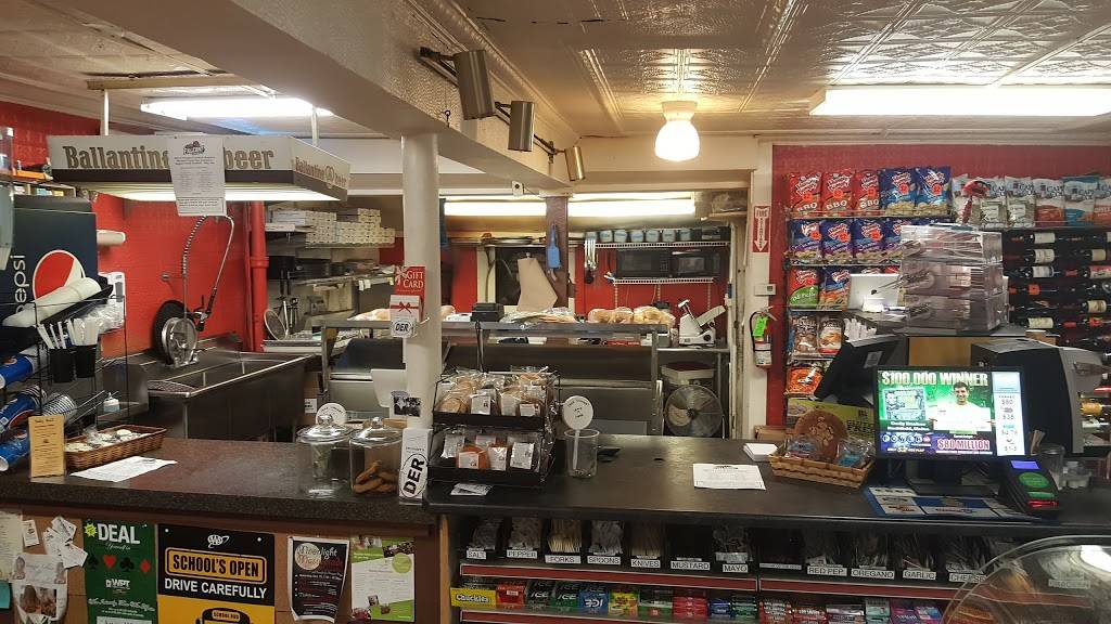 Derosiers | restaurant | 120 Main St, Freeport, ME 04032, USA | 2078656290 OR +1 207-865-6290