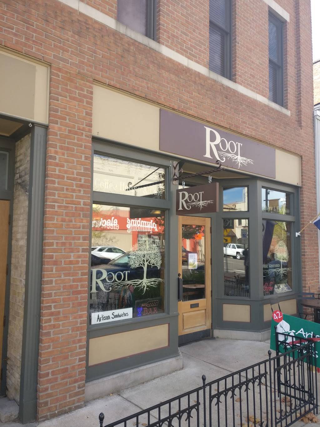Root Cafe, Coffeehouse & Spirits | restaurant | 120 E Main St, Fennville, MI 49408, USA | 2695121171 OR +1 269-512-1171