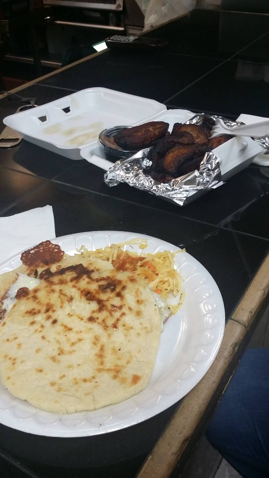 El Charrito Caminante | restaurant | 2710 Washington Blvd, Arlington, VA 22201, USA | 7033511177 OR +1 703-351-1177