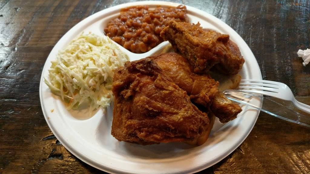 Guss World Famous Fried Chicken | restaurant | 5810 Greenbelt Rd, Greenbelt, MD 20770, USA | 2409655821 OR +1 240-965-5821