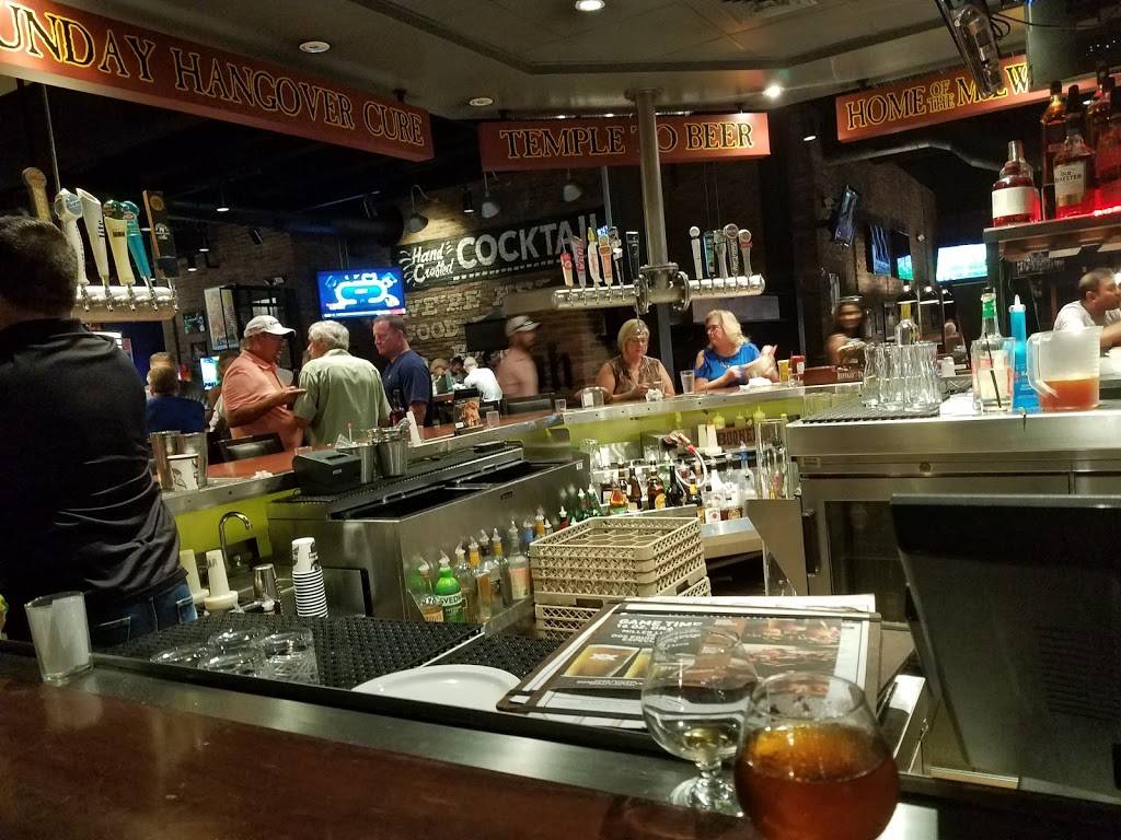 Brick House Tavern + Tap | restaurant | 871 S Hurstbourne Pkwy, Louisville, KY 40222, USA | 5023263182 OR +1 502-326-3182