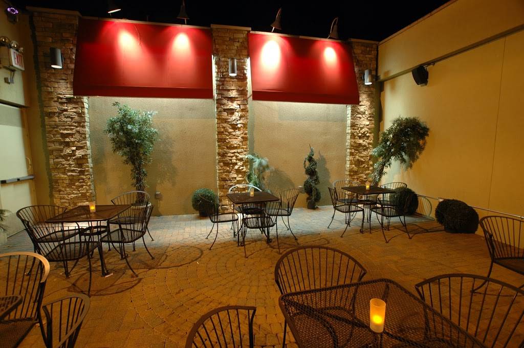 Connollys Corner | restaurant | 71-15 Grand Ave, Maspeth, NY 11378, USA | 7185657383 OR +1 718-565-7383