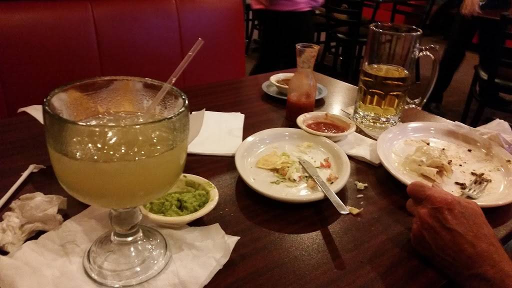 El Rodeo Mexican Restaurant | restaurant | 4204 Prospect Dr, Decatur, IL 62526, USA | 2178777547 OR +1 217-877-7547