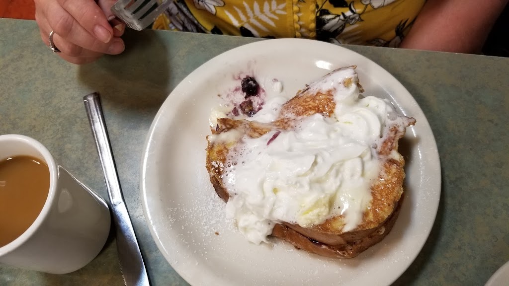 The Hungry Fox Restaurant & Country Store | restaurant | 4637 E Broadway Blvd, Tucson, AZ 85711, USA | 5203262835 OR +1 520-326-2835