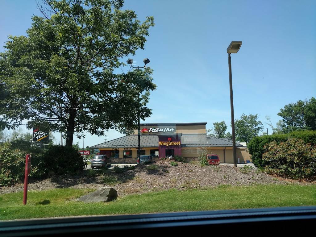 Pizza Hut | meal takeaway | 26 Hadley Rd, Greenville, PA 16125, USA | 7245884442 OR +1 724-588-4442