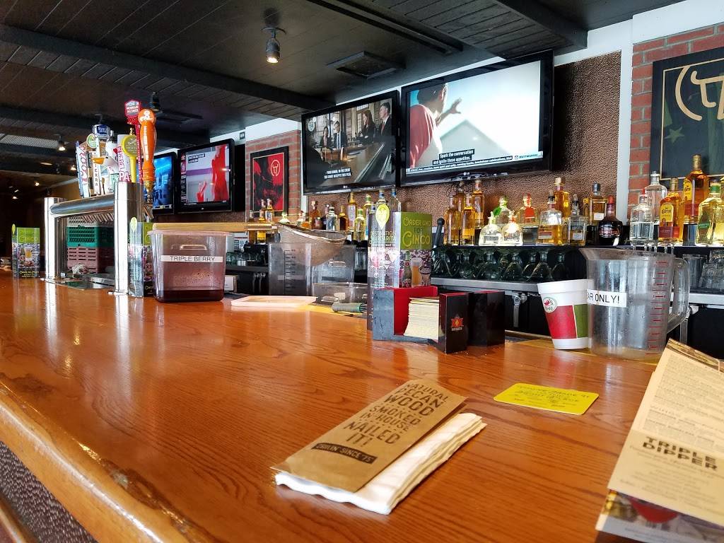 Chilis Grill & Bar | meal takeaway | 425 Washington Blvd, Jersey City, NJ 07310, USA | 2012391064 OR +1 201-239-1064