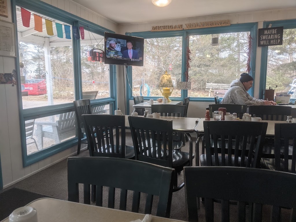 The Foothills Cafe & Motel | cafe | 7097 S Dunns Farm Rd, Maple City, MI 49664, USA | 2313343495 OR +1 231-334-3495