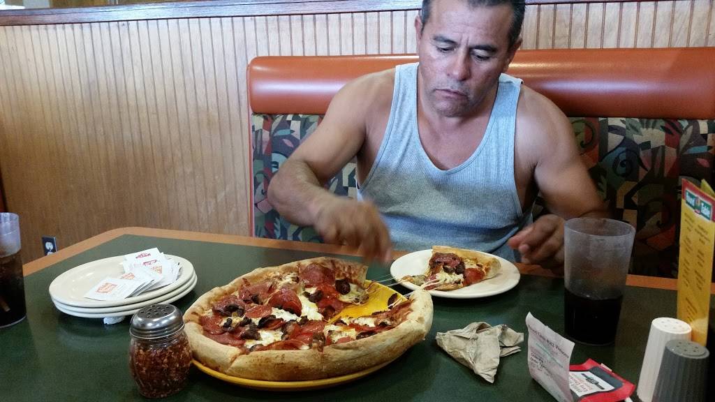 Round Table Pizza | meal delivery | 1975 Main St, Watsonville, CA 95076, USA | 8317222492 OR +1 831-722-2492