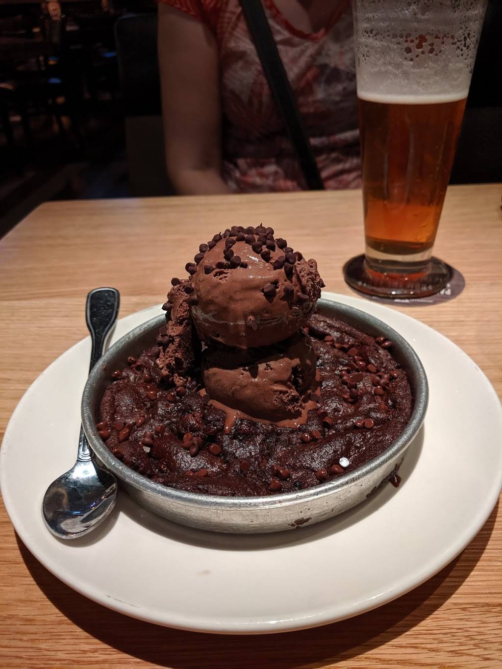 BJs Restaurant & Brewhouse | restaurant | 8103 International Dr, Orlando, FL 32819, USA | 3217328190 OR +1 321-732-8190