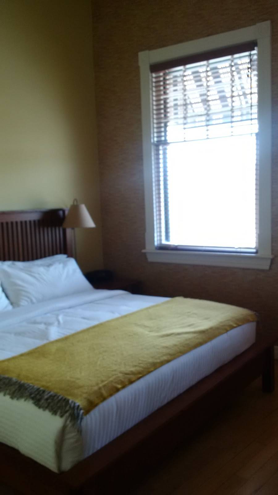 Fosters Inn | restaurant | 111 Downie St, Stratford, ON N5A 1X2, Canada | 5192711119 OR +1 519-271-1119