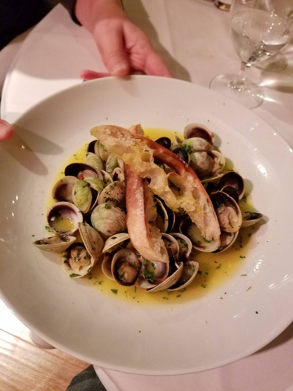 Griffin Market | restaurant | 403 Carteret St, Beaufort, SC 29902, USA | 8435240240 OR +1 843-524-0240