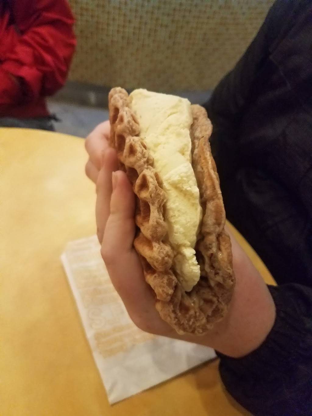 Quickly | restaurant | 2116 Irving Street (Cross, 22nd Ave, San Francisco, CA 94122, USA | 4156651000 OR +1 415-665-1000