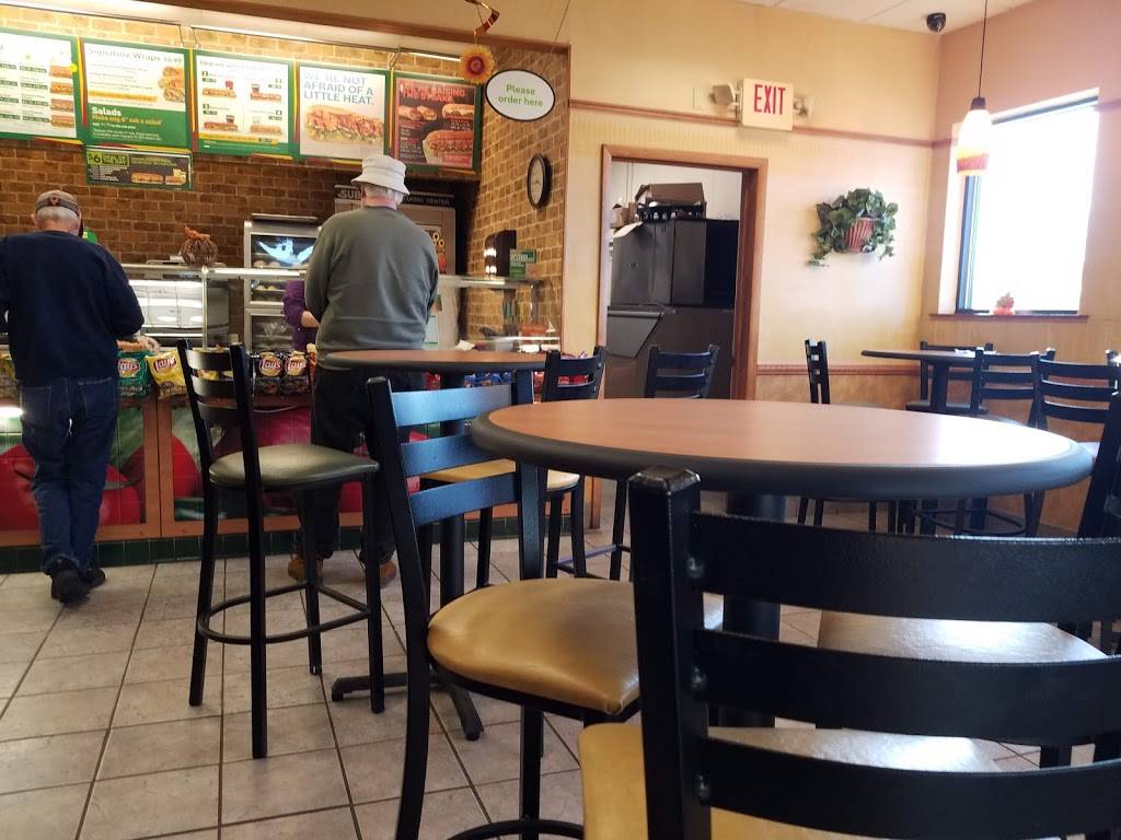 Subway | restaurant | 1788 Calohan Rd, Rustburg, VA 24588, USA | 4346162266 OR +1 434-616-2266