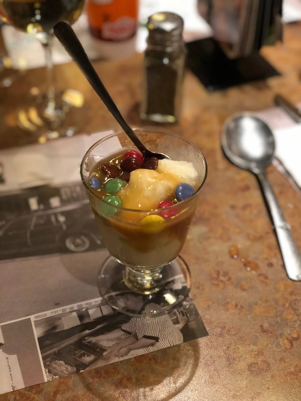 Mikes | restaurant | 419 Rue Saint-Jacques, Saint-Jean-sur-Richelieu, QC J3B 2M1, Canada | 4503473030 OR +1 450-347-3030