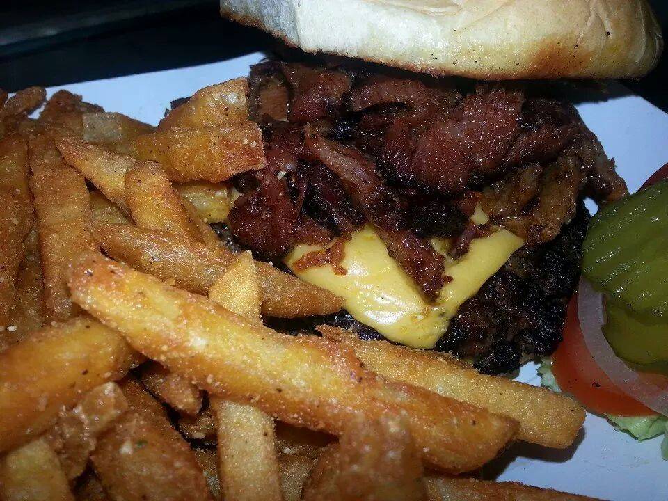 fatboyz bbq | restaurant | 1156 N Oliver Ave, Wichita, KS 67208, USA | 3165303288 OR +1 316-530-3288