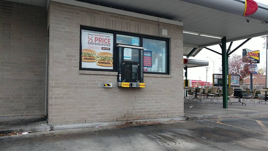 Sonic Drive-In | restaurant | 1700 Western Center Blvd, Fort Worth, TX 76131, USA | 8178470178 OR +1 817-847-0178