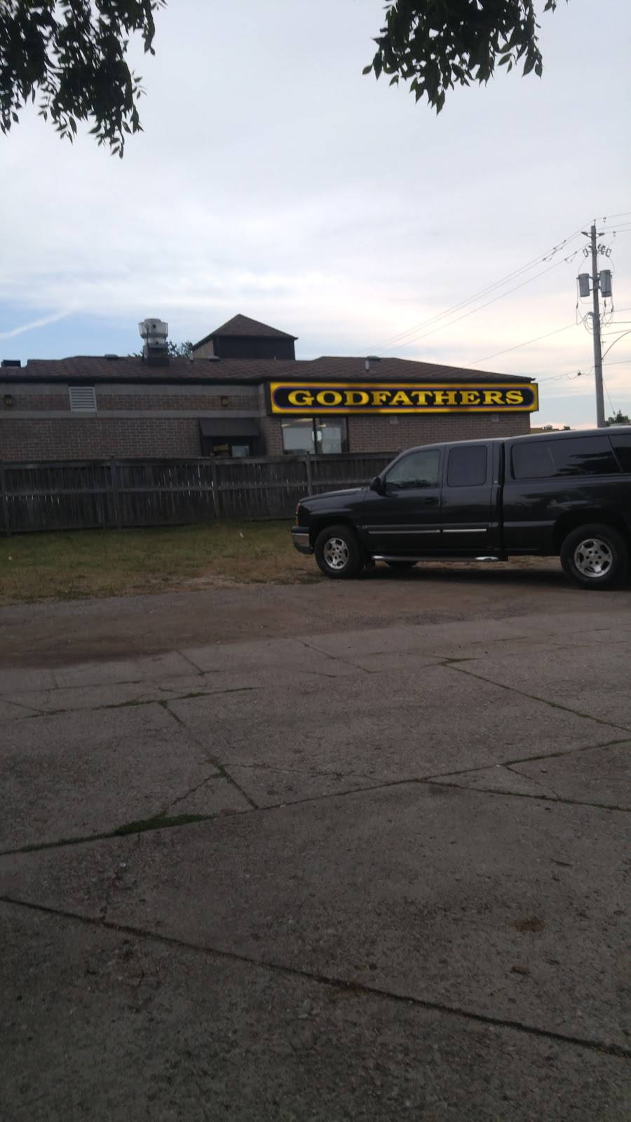 Godfathers Pizza | restaurant | 333 James St, Delhi, ON N4B 2B6, Canada | 5195821112 OR +1 519-582-1112