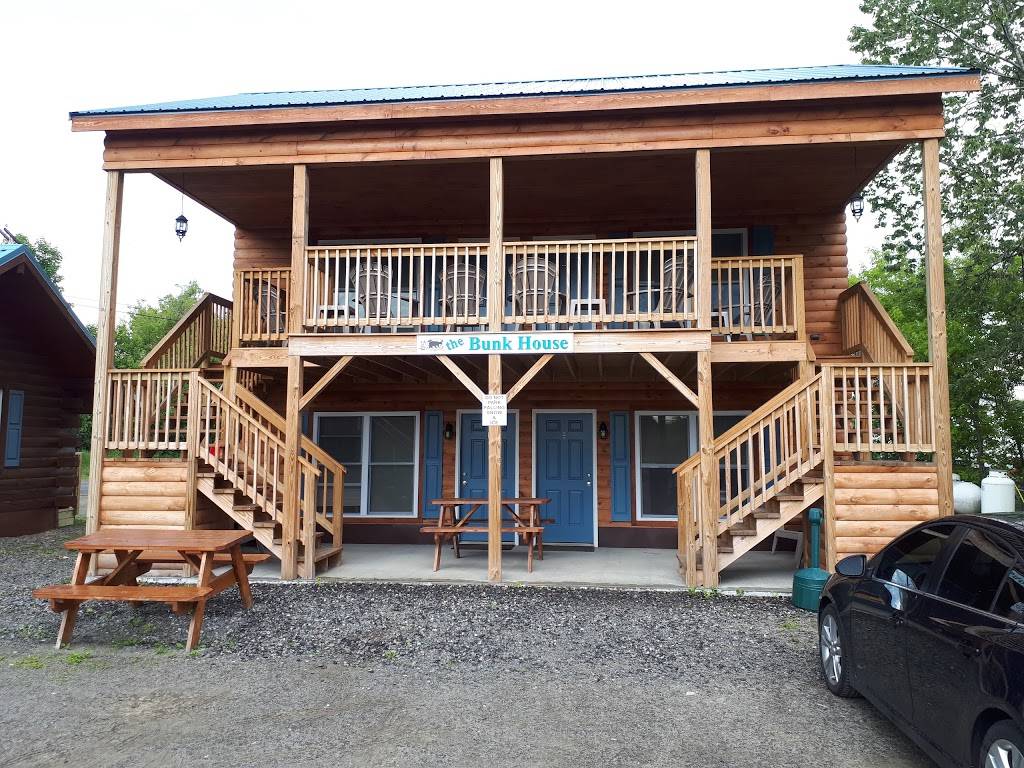 Bears Den Restaurant & Tavern | restaurant | 73 North St, Dover-Foxcroft, ME 04426, USA | 2075648733 OR +1 207-564-8733