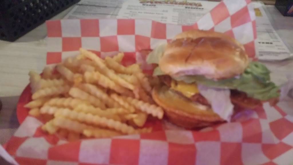 Shellukes Bar & Grill | restaurant | 1673 E State St, Fremont, OH 43420, USA | 4193349133 OR +1 419-334-9133