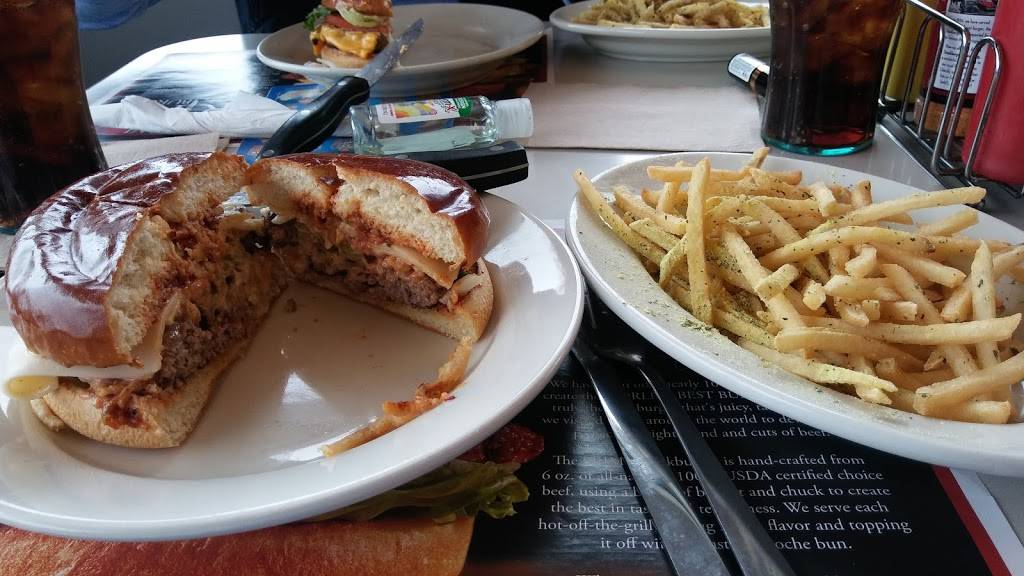 Steak n Shake | restaurant | 2011 Eatonton Rd, Madison, GA 30650, USA | 7064385462 OR +1 706-438-5462