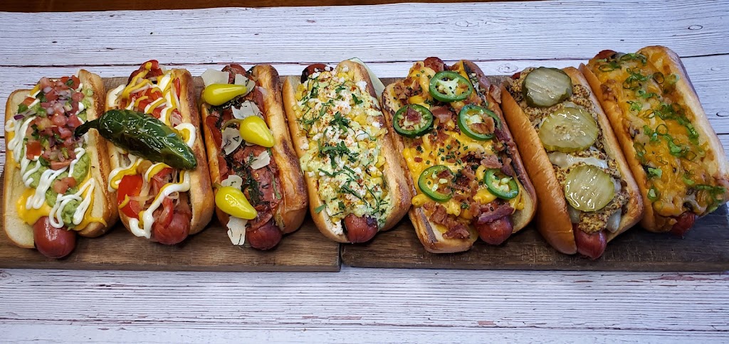 Woofers Hot Dogs | restaurant | 271 E Orange Grove Ave, Burbank, CA 91502, USA | 8188616797 OR +1 818-861-6797