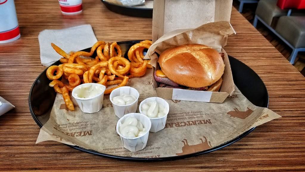 Arbys | restaurant | 3813 Brewerton Rd, North Syracuse, NY 13212, USA | 3154583908 OR +1 315-458-3908