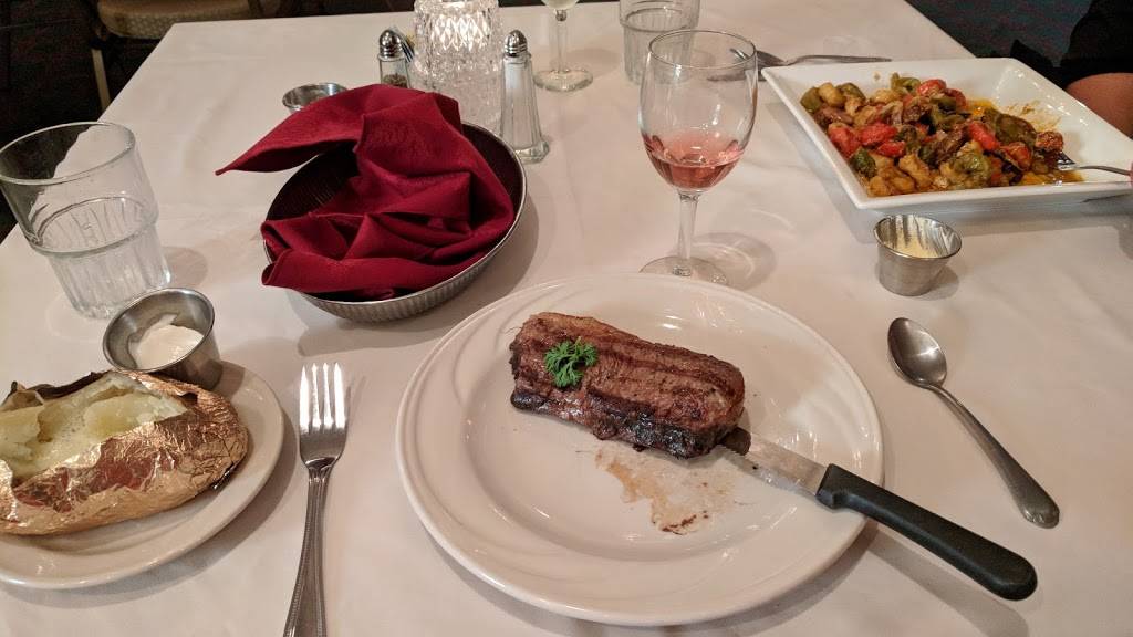 Haub House | restaurant | 101 E Haub St, Haubstadt, IN 47639, USA | 8127686462 OR +1 812-768-6462