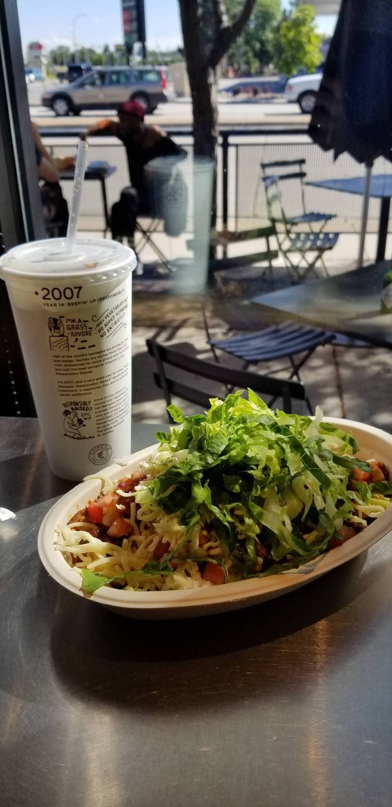 Chipotle Mexican Grill | restaurant | 5699 S Broadway, Littleton, CO 80121, USA | 3037943437 OR +1 303-794-3437