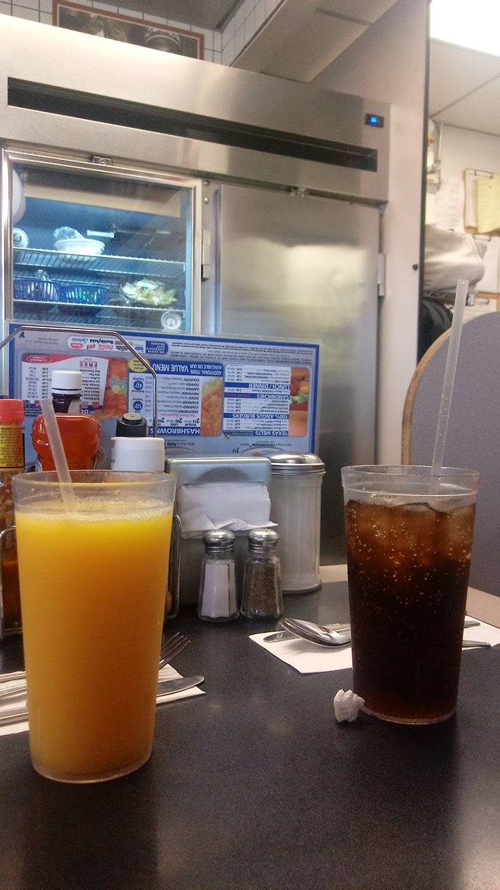 Waffle House | meal takeaway | 608 North Maysville Street, Mt Sterling, KY 40353, USA | 8594977033 OR +1 859-497-7033