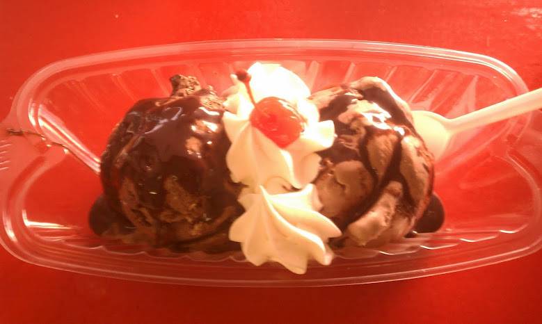 McCalls Cherry Hill Drive In Ice Cream | restaurant | 8915 Rte 6N, Albion, PA 16401, USA | 8147564459 OR +1 814-756-4459