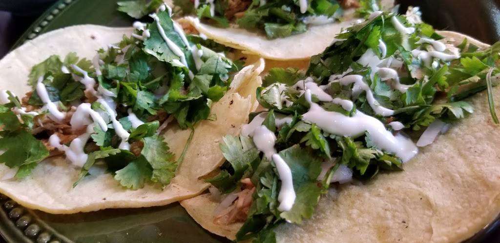 Los Locos | restaurant | 16775 Yonge St Unit 4, Newmarket, ON L3Y 8J4, Canada | 3652682267 OR +1 365-268-2267