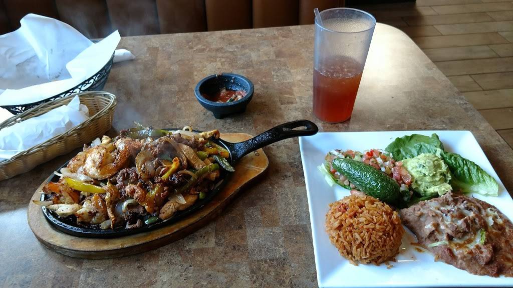 Chapala Mexican Restaurant | restaurant | 245 S 10th St, Santa Paula, CA 93060, USA | 8055252813 OR +1 805-525-2813