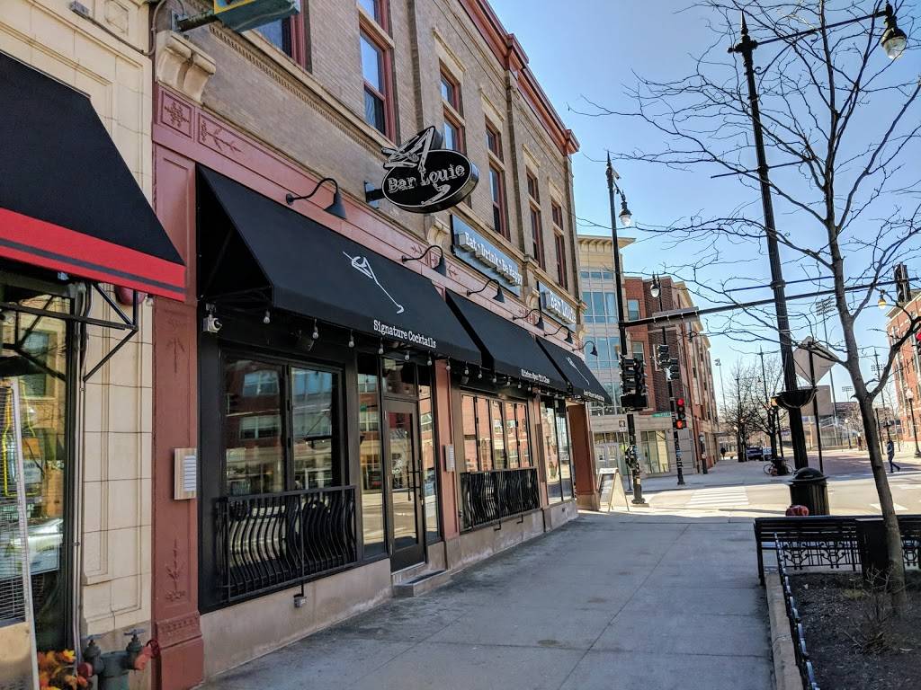 Bar Louie | night club | 1325 S Halsted St, Chicago, IL 60607, USA | 3127331411 OR +1 312-733-1411