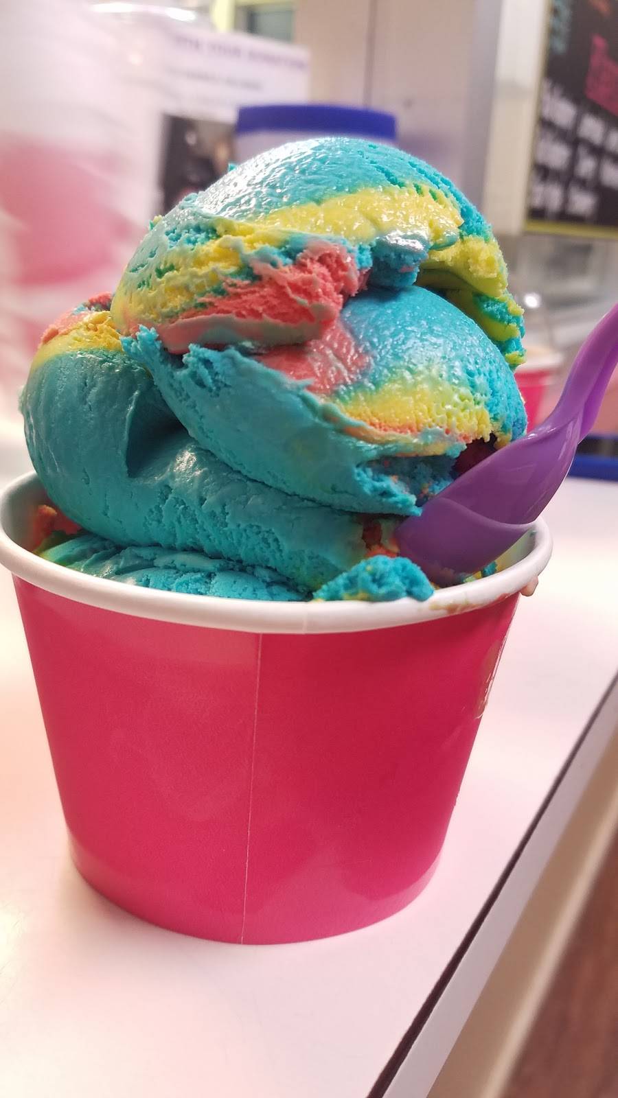 Twist Ice Cream | restaurant | 7499 Linden Rd, Swartz Creek, MI 48473, USA | 8102582340 OR +1 810-258-2340