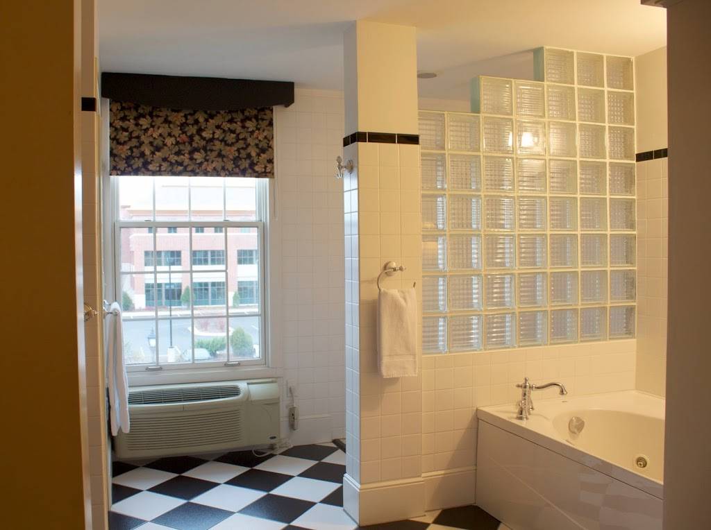 St. Brendans Inn | restaurant | 234 S Washington St, Green Bay, WI 54301, USA | 9208848484 OR +1 920-884-8484