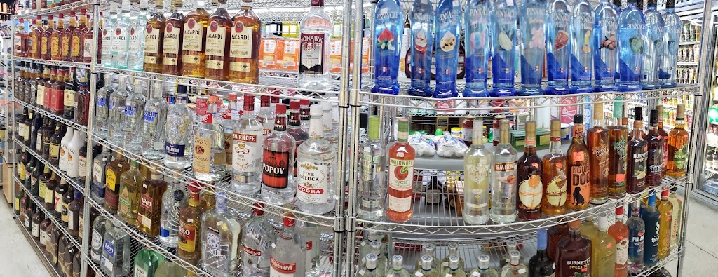 D19 Liquor / Hunt Brothers Pizza | meal takeaway | 6006 Pinckney Rd, Pinckney, MI 48169, USA | 7346489087 OR +1 734-648-9087