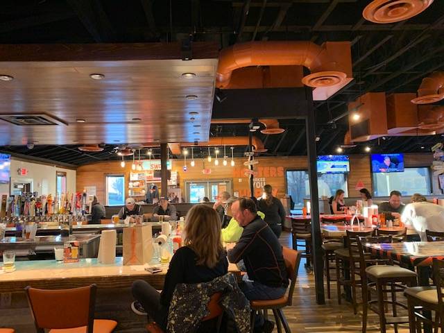 Hooters | restaurant | 9890 Escort Dr, Mason, OH 45040, USA | 5134452701 OR +1 513-445-2701