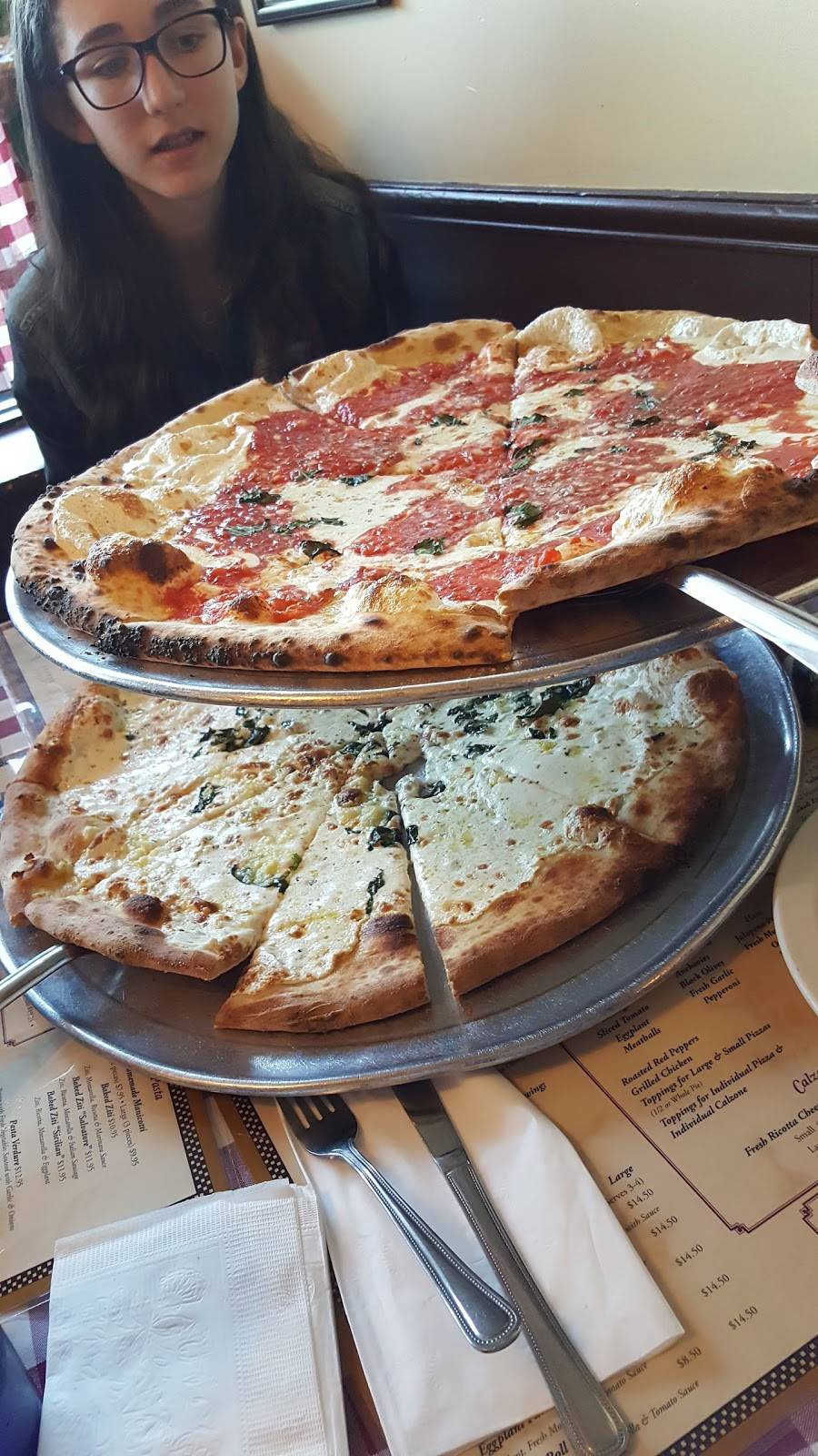 Salvatores Coal Oven Pizzeria | restaurant | 124 Shore Rd, Port Washington, NY 11050, USA | 5168838457 OR +1 516-883-8457