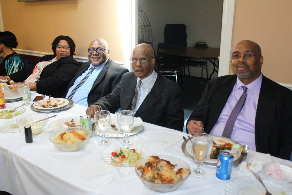 Little Daves Ribs & More | restaurant | 116 S Saratoga St, Peoria, IL 61605, USA | 3092004690 OR +1 309-200-4690