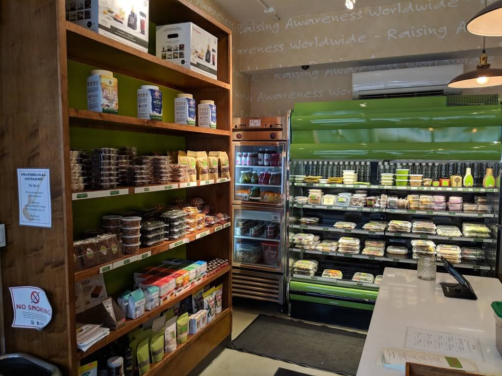 Chicago Raw | restaurant | 51 W Huron St, Chicago, IL 60654, USA | 3126642729 OR +1 312-664-2729